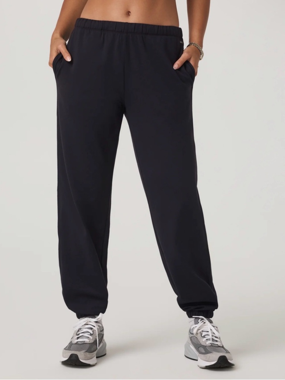 NWT NEW Vuori Halo Modern Sweatpant Sz Small black - Picture 3 of 5
